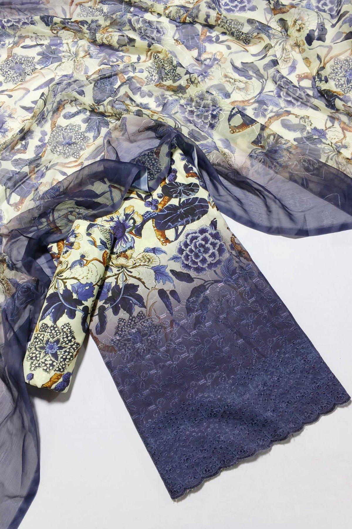 3PC-Unstitch Embroidered Lawn Suit EBS02