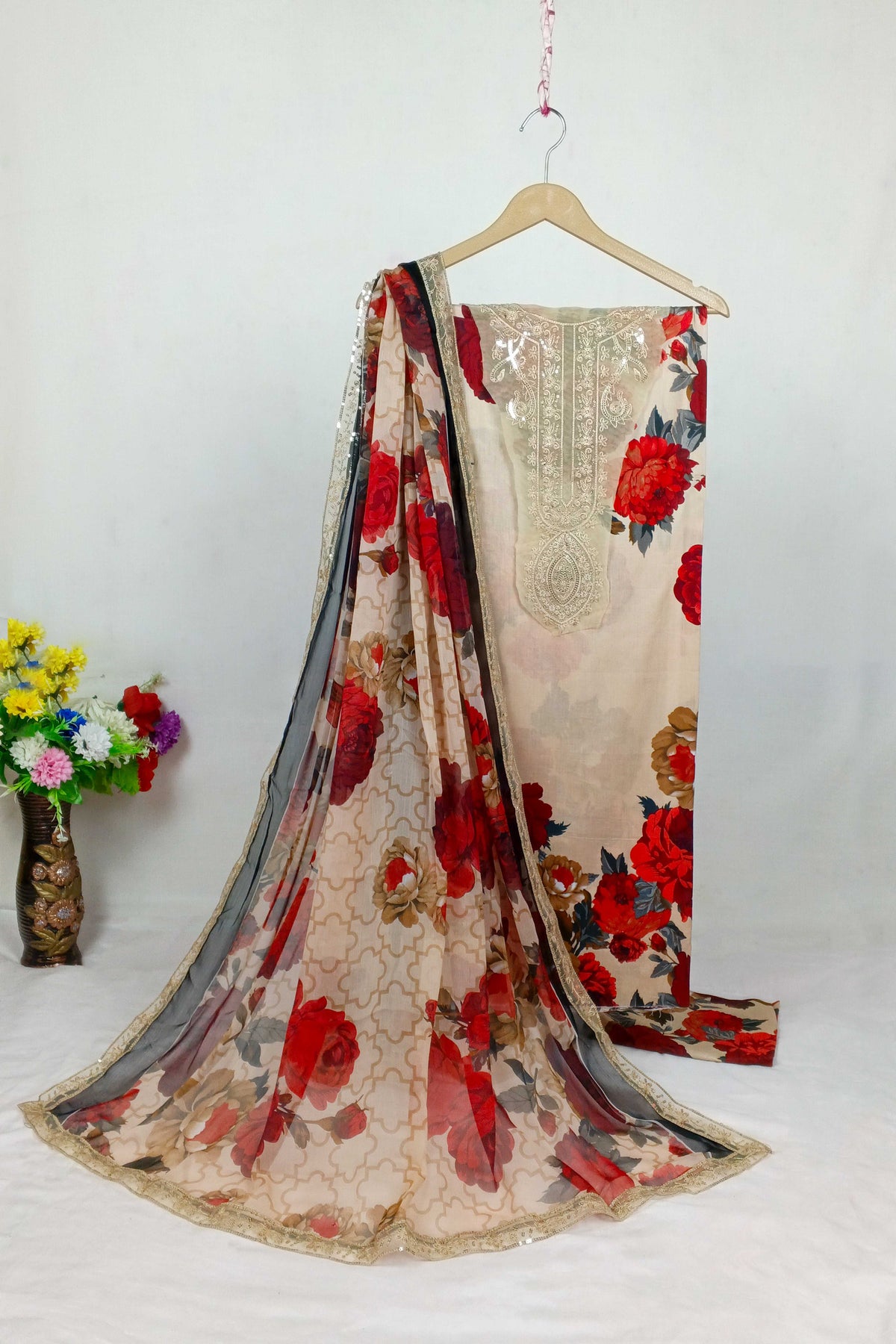 3pc-UnStitch Luxury Lawn Suit EL13