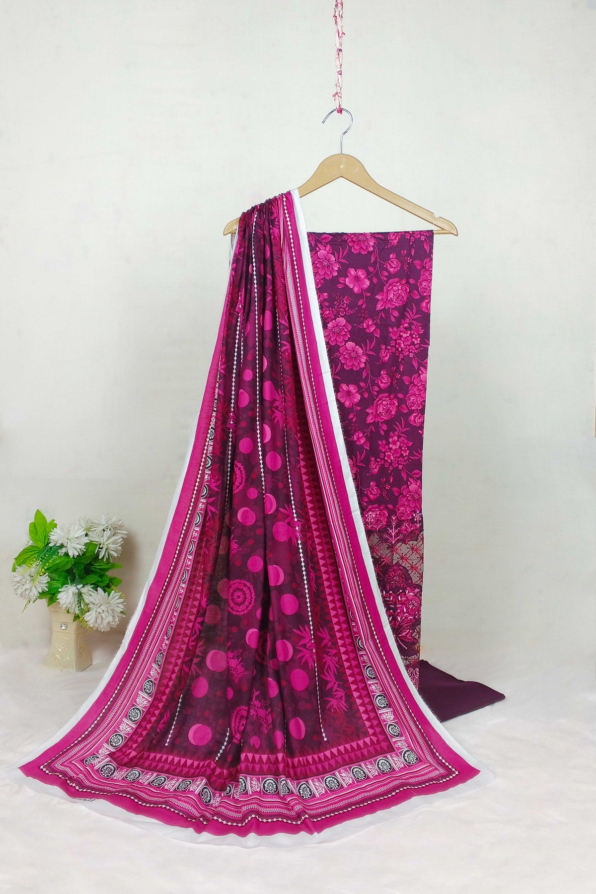 3pc-UnStitch Luxury Lawn Suit EL04
