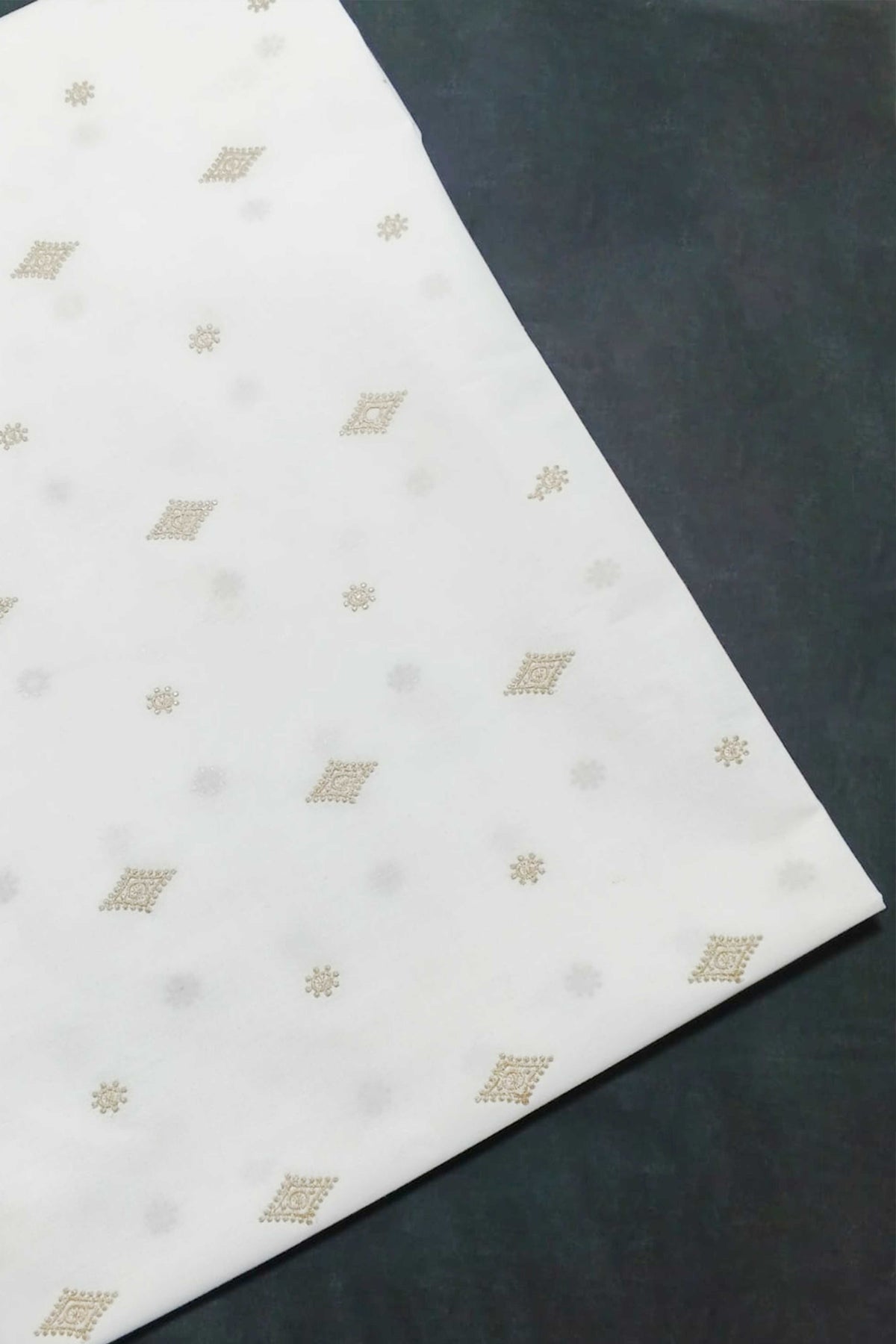 Gents Embroidered Cotton EC09